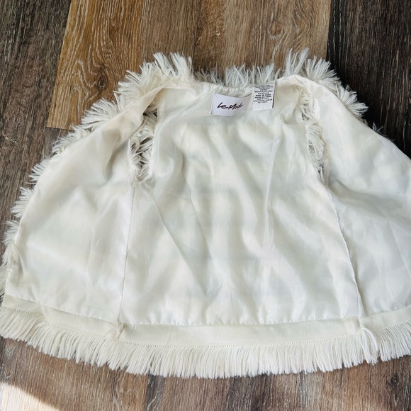 Le Moda white fuzzy winter open front vest size 3T - Picture 5 of 7